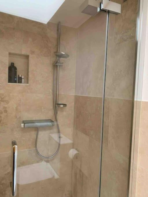 Luxury 3-Bedroom Townhouse In Hackney ลอนดอน ภายนอก รูปภาพ