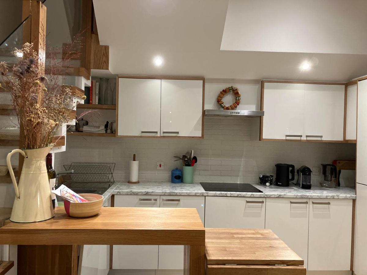 Luxury 3-Bedroom Townhouse In Hackney ลอนดอน ภายนอก รูปภาพ